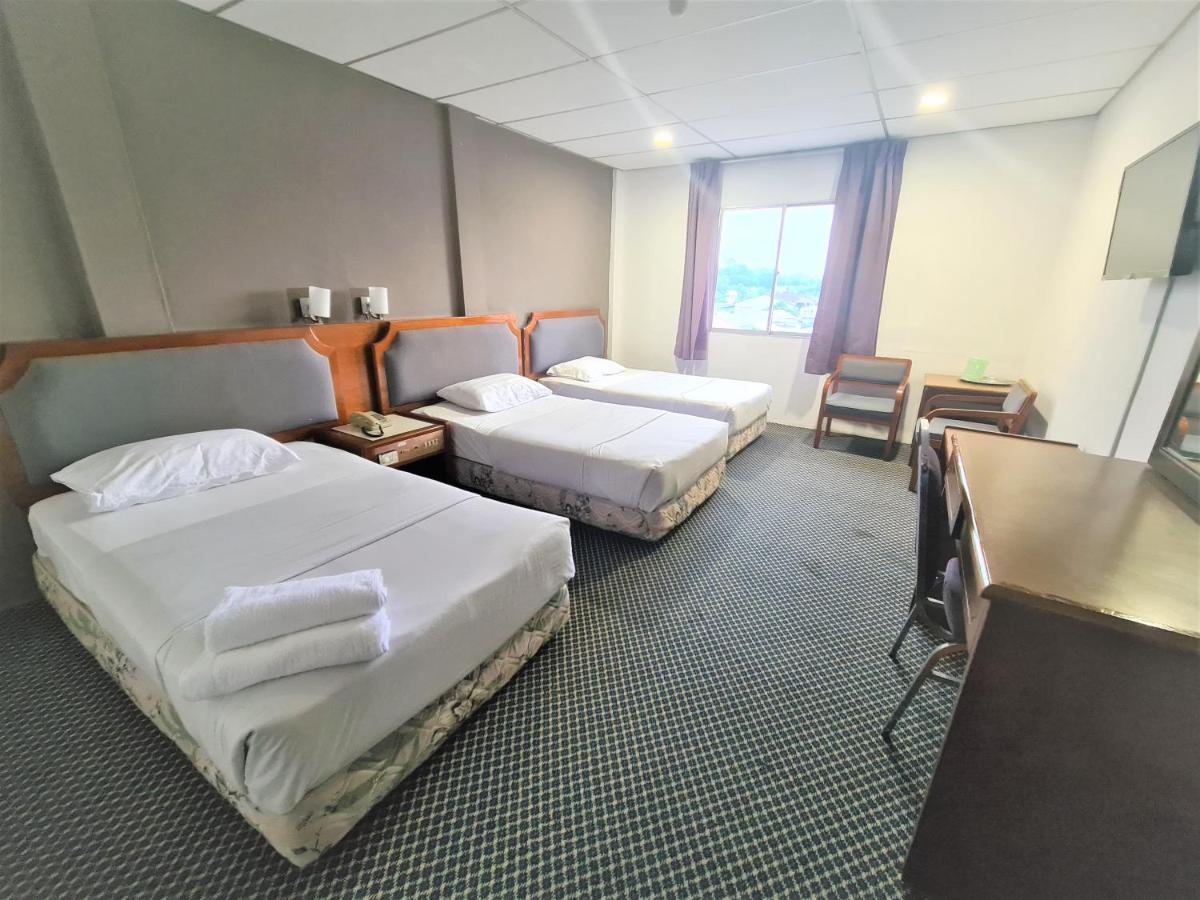 Anika Inn - Kluang Extérieur photo