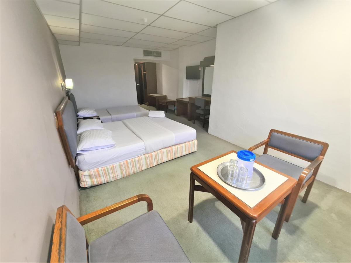 Anika Inn - Kluang Extérieur photo