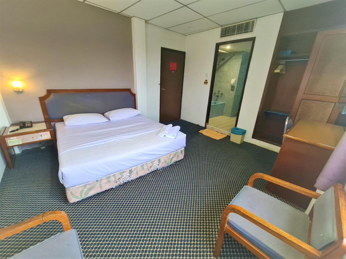 Anika Inn - Kluang Extérieur photo
