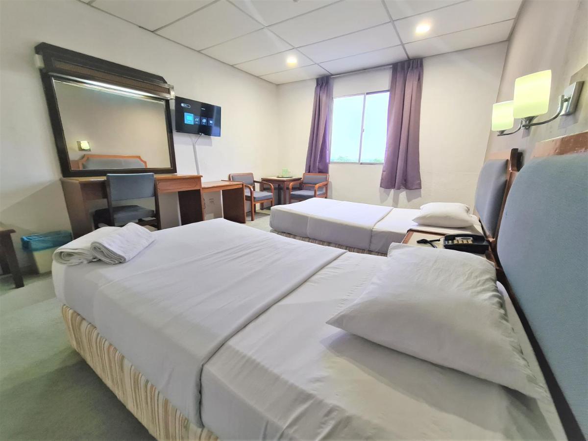 Anika Inn - Kluang Extérieur photo