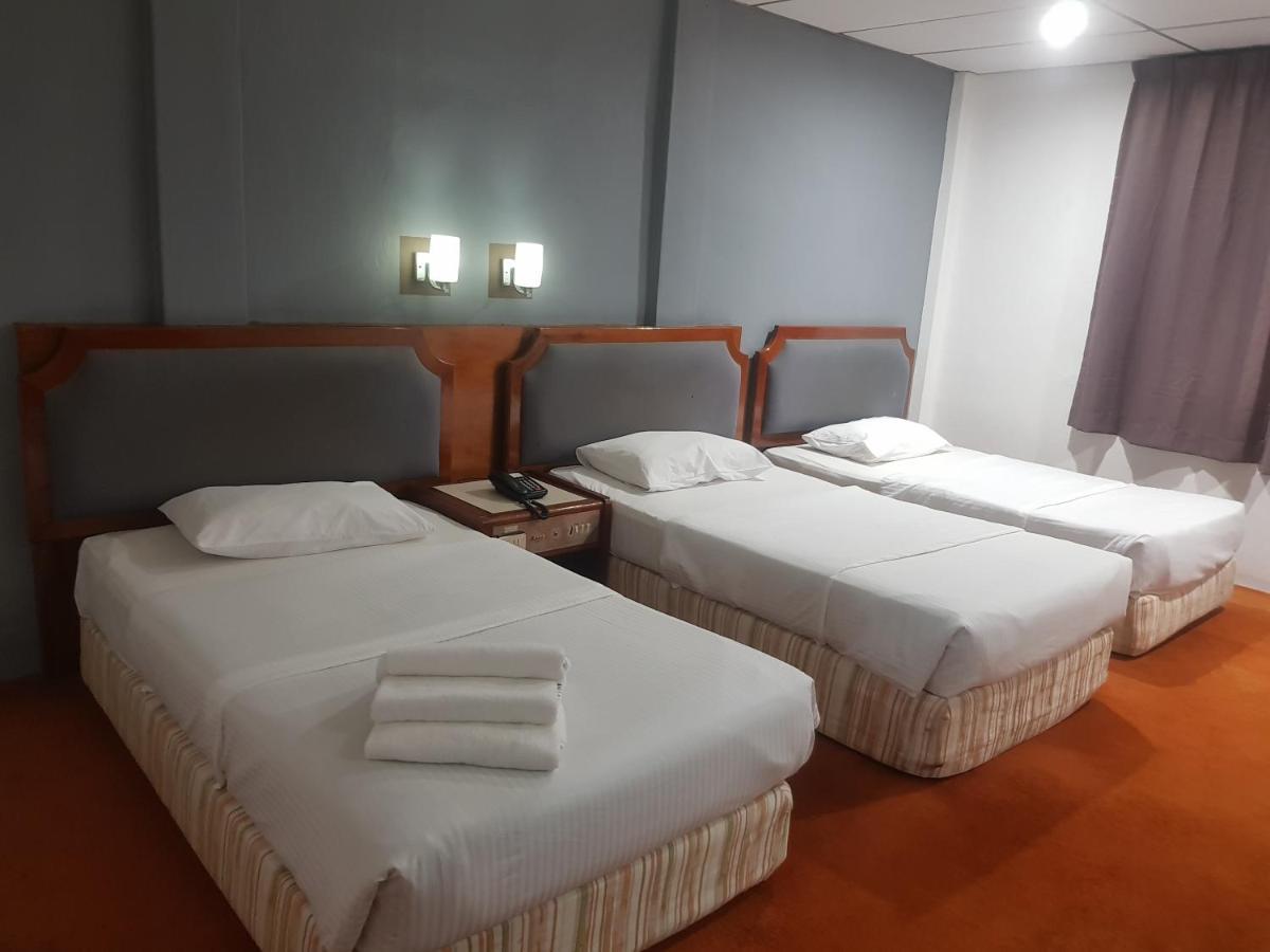 Anika Inn - Kluang Extérieur photo